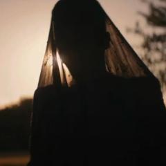 院子里的女人 - 77sJZz5bvBlxF8LhJDjlpbEa7SH.jpg